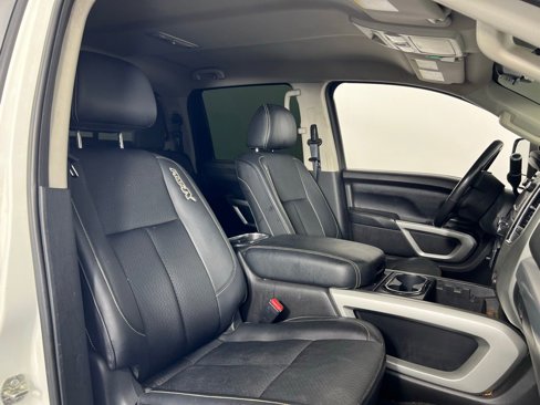 Used 2017 Nissan Titan PRO-4X image 12