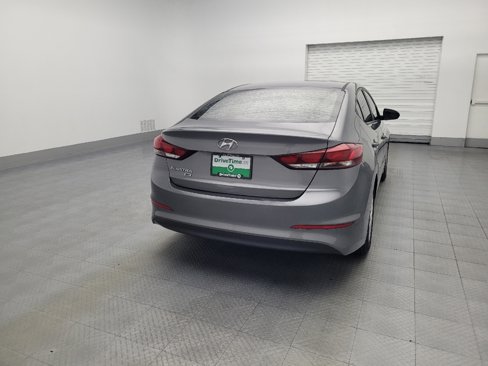 Used 2018 Hyundai Elantra SE image 7