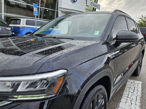 Certified 2022 Volkswagen Taos S image 22