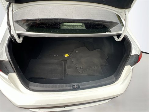 Used 2022 Toyota Corolla LE image 19