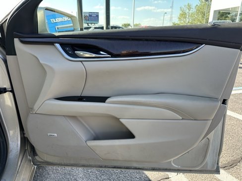 Used 2013 Cadillac XTS Premium image 10