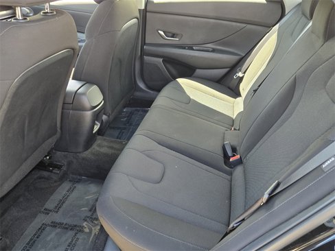 Certified 2024 Hyundai Elantra SE image 10