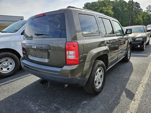 Used 2016 Jeep Patriot Sport image 4