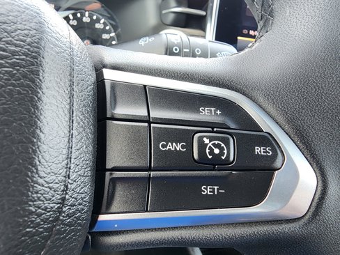 Used 2024 Jeep Compass Latitude image 19