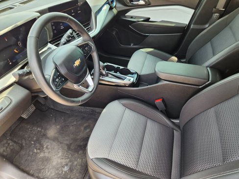 Used 2024 Chevrolet Trax LT w/ LT Convenience Package image 16