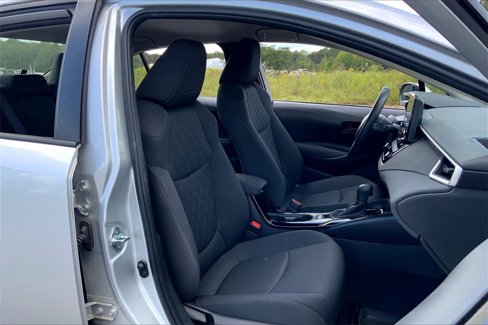 Used 2022 Toyota Corolla LE image 8