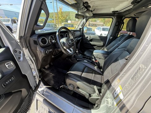 Used 2018 Jeep Wrangler Unlimited Sahara w/ Dual Top Group image 10