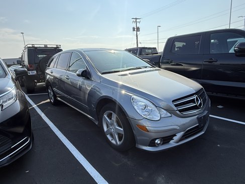 Used 2010 Mercedes-Benz R 350 4MATIC image 6