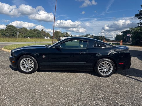 Used 2013 Ford Mustang Premium image 14