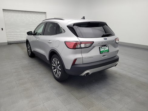 Used 2020 Ford Escape Titanium image 5