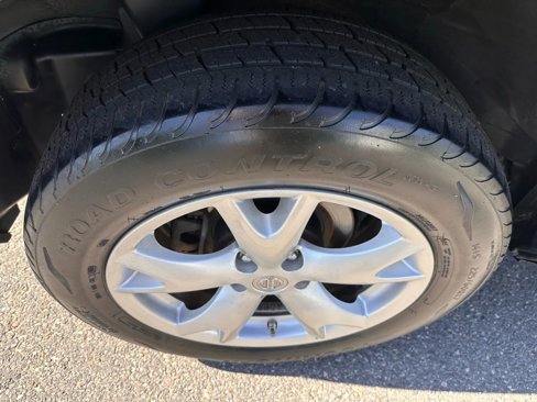Used 2013 Nissan Rogue SV image 25