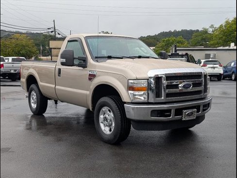 Used 2010 Ford F250 XLT image 2
