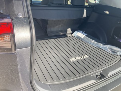 New 2025 Toyota RAV4 XLE image 31