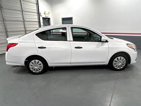 Used 2019 Nissan Versa S Plus image 6