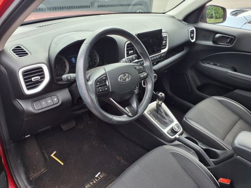 Certified 2022 Hyundai Venue Limited w/ Cargo Package image 10