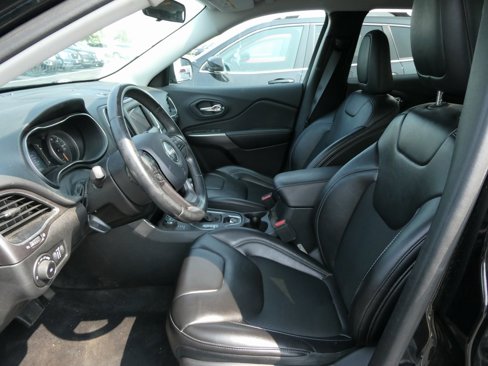 Used 2019 Jeep Cherokee Latitude Plus image 27