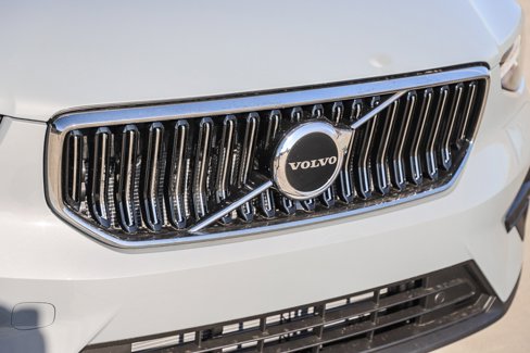 Used 2025 Volvo XC40 B5 Core w/ Protection Package Premier image 10