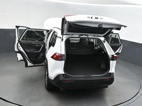 Used 2022 Toyota RAV4 XLE image 49