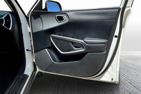 Used 2022 Kia Soul LX image 19