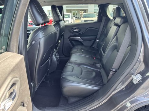 Used 2020 Jeep Cherokee Limited image 23