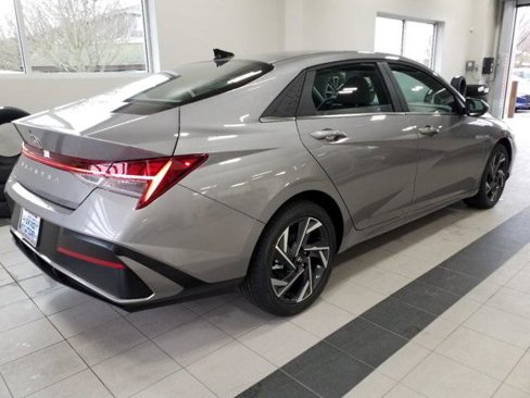 New 2025 Hyundai Elantra SEL w/ Cargo Package image 22