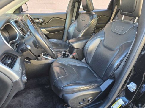 Used 2018 Jeep Cherokee Overland image 8