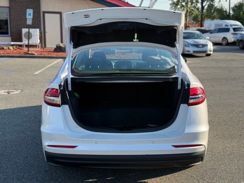 Used 2019 Ford Fusion SE image 10