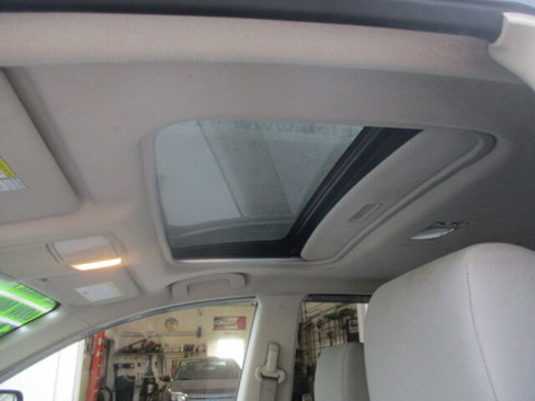 Used 2012 Nissan Rogue SV w/ Premium Pkg image 10