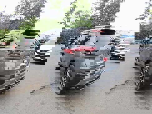 Used 2021 Nissan Rogue SV image 4