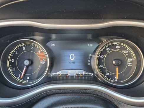 Used 2018 Jeep Cherokee Overland image 12