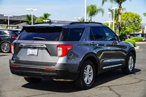 Used 2022 Ford Explorer XLT image 4