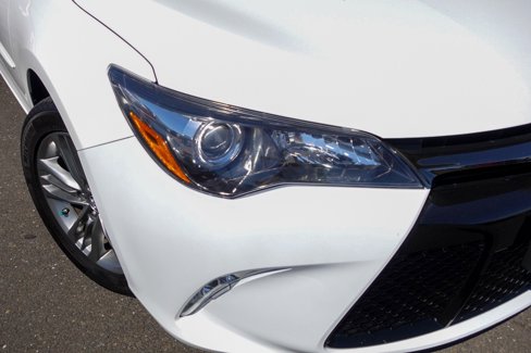 Used 2017 Toyota Camry SE image 3