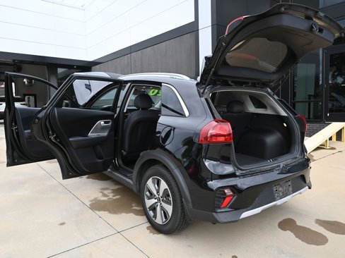 Used 2020 Kia Niro LX image 17