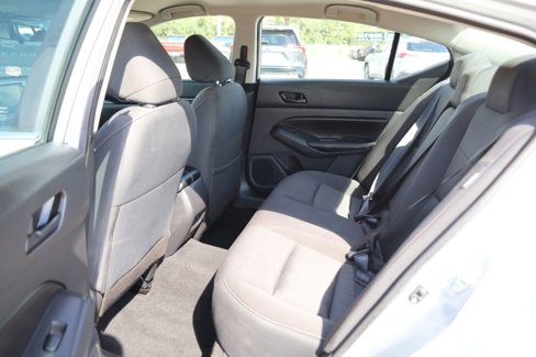 Used 2024 Nissan Altima 2.5 SV image 10