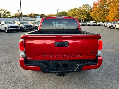 Used 2021 Toyota Tacoma TRD Sport w/ Technology Package image 7