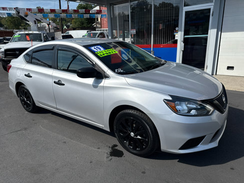 Used 2019 Nissan Sentra SV image 1