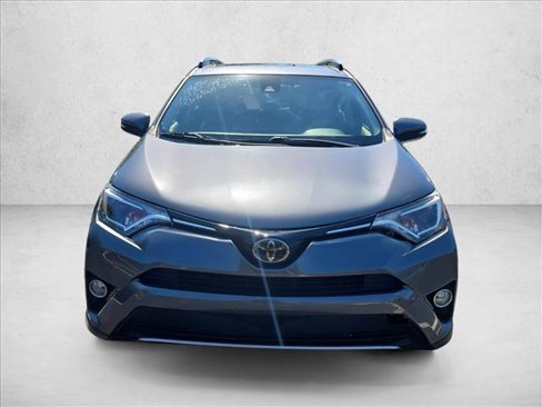 Used 2018 Toyota RAV4 XLE image 2