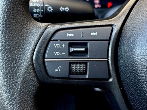 Used 2025 Honda Accord SE image 19