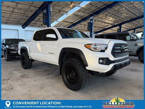 Used 2017 Toyota Tacoma TRD Off-Road image 5