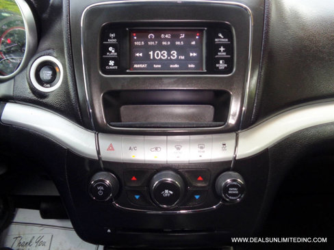 Used 2017 Dodge Journey SXT w/ Comfort/Convenience Group image 11