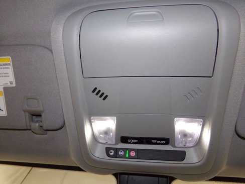 Used 2023 Chevrolet Equinox LT w/ Driver Convenience Package image 18