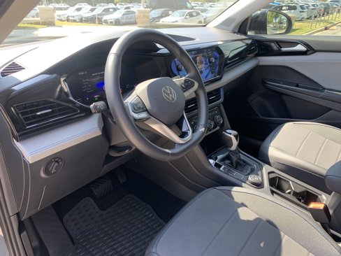 Used 2024 Volkswagen Taos SE image 16