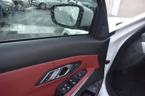 Used 2022 BMW 330i Sedan w/ Convenience Package image 13