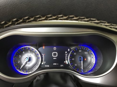 Used 2022 Chrysler Pacifica Touring-L image 37