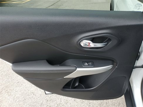 Certified 2022 Jeep Cherokee Latitude image 9