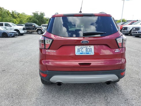 Used 2017 Ford Escape SE w/ Equipment Group 201A image 5