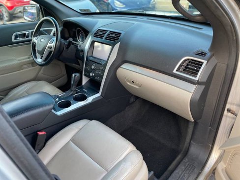 Used 2013 Ford Explorer XLT image 10
