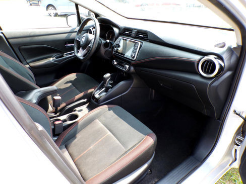 Used 2020 Nissan Versa SR w/ Convenience Package image 15