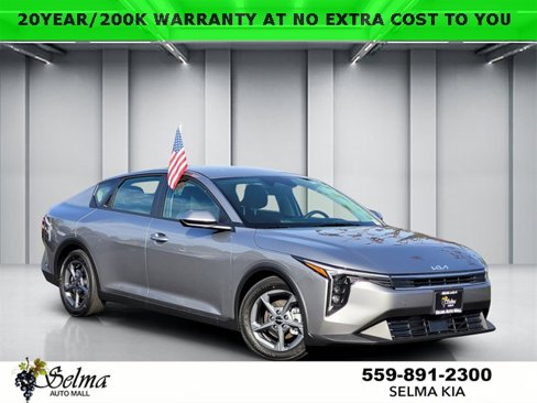 New 2025 Kia K4 LXS image 1