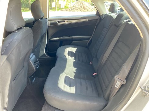 Used 2019 Ford Fusion SE image 32